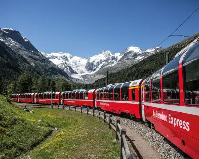 Im Panoramawagen über den Berninapass