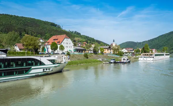 Barefoot Schleusentour auf der Donau