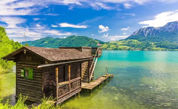 Idyllische Alpenkulisse am Attersee