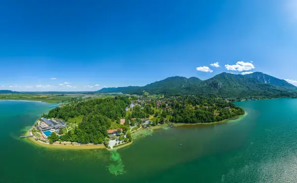 Die Gröbl-Alm und der Kochelsee