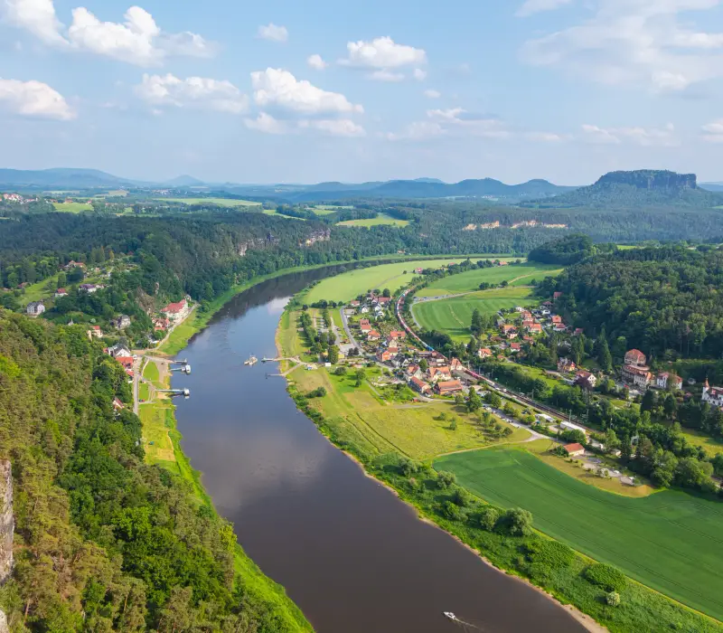 Sonntagslunch auf der Elbe