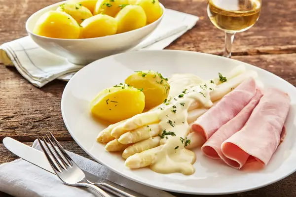 Die Salzataler zum Spargelfest